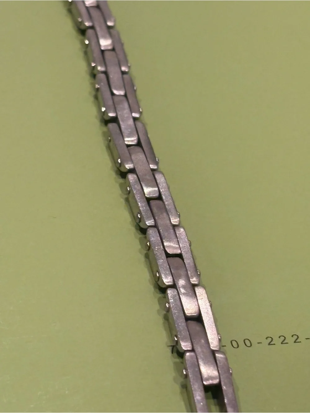 Classic Men’s Stainless Steel Bracelet – Silver Tone 9inches no tarnish!